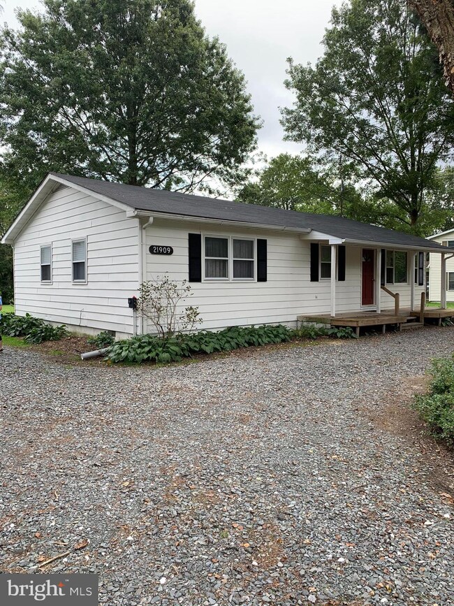 21909 Yerkey Rd, Rock Hall, MD 21661 - photo 2