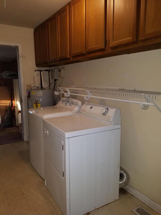 1400 Clifton Rd, Jacksonville, NC 28540 - photo 4