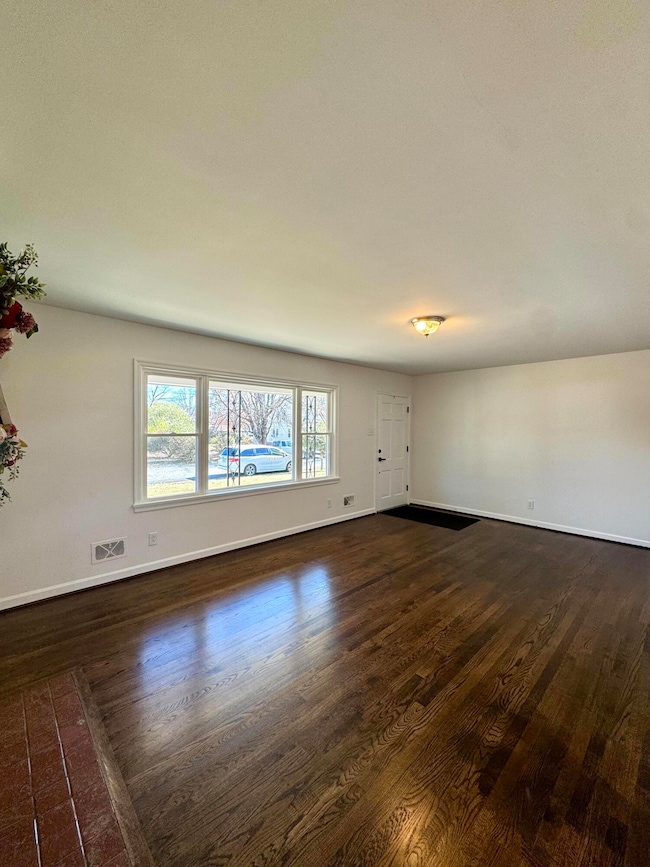 1221 Hamilton Ave, Clifton Forge, VA 24422 - photo 6