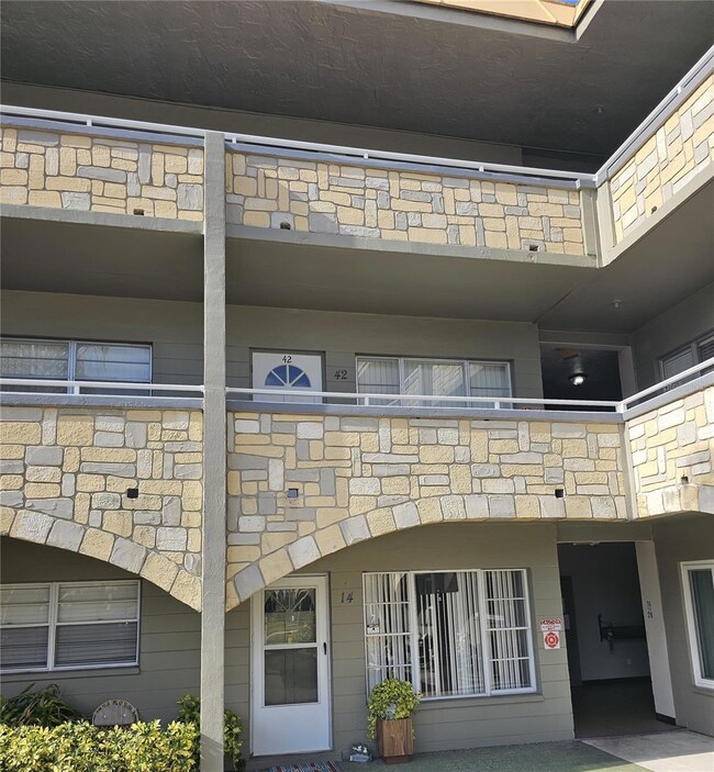 2462 Brazilia Dr unit 42, Clearwater, FL 33763 - photo 2