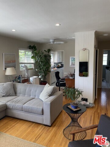 940 Hammond St unit 3, West Hollywood, CA 90069 - photo 3