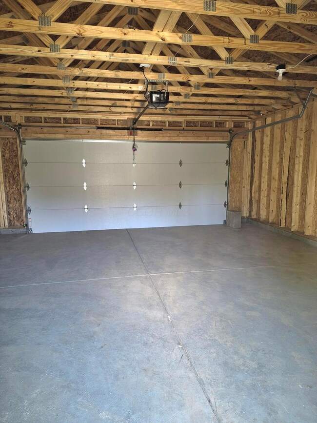 679 Stambaugh Ave, Columbus, OH 43207 - photo 4