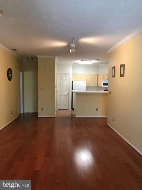 14314 Climbing Rose Way unit 201, Centreville, VA 20121 - photo 6