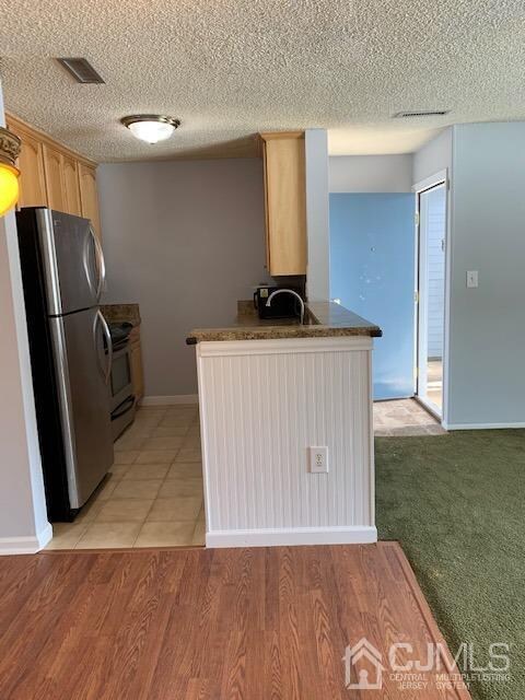 1014 Aspen Dr, Plainsboro, NJ 08536 - photo 2