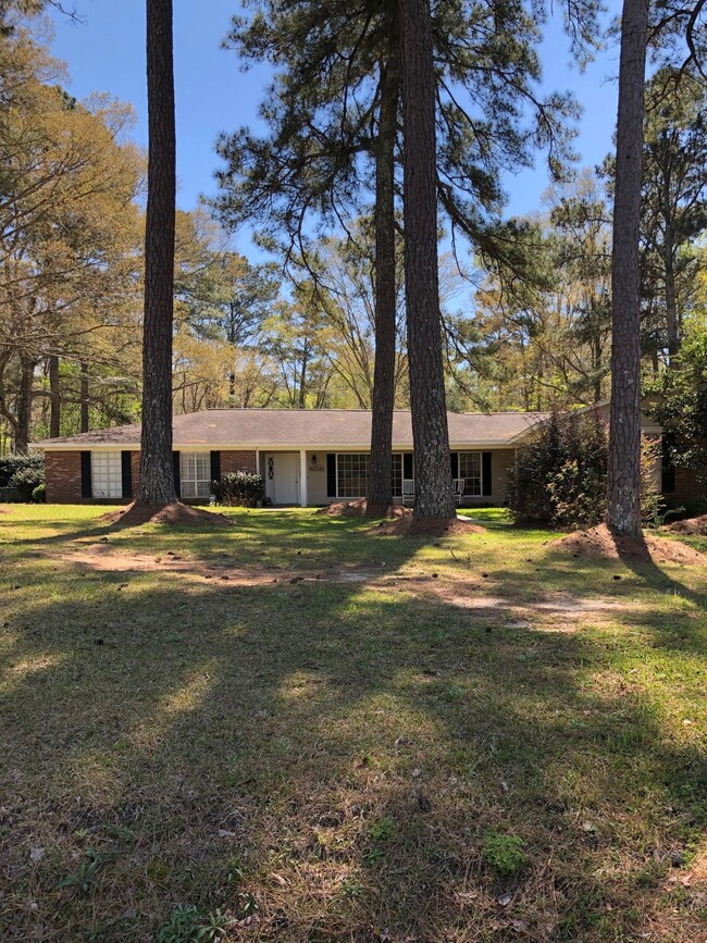 334 Hunnicut Rd Front 1