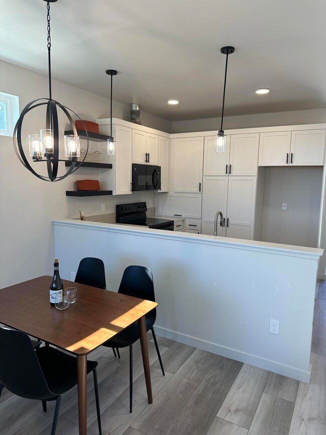 61647 Daly Estates Dr unit 2, Bend, OR 97702 - photo 4