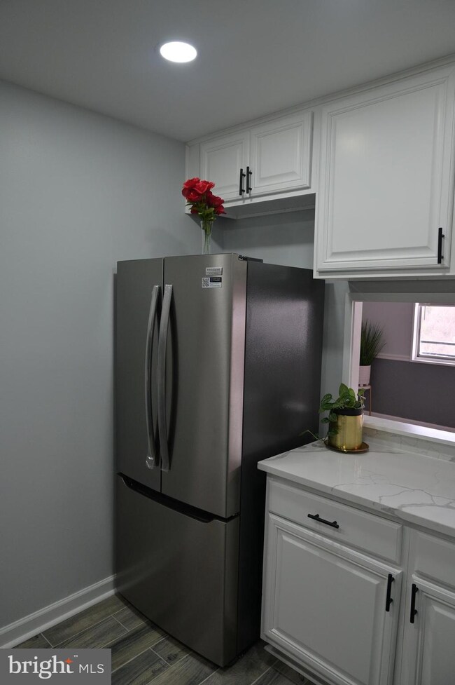 The Pavilion on the Park unit 915, Alexandria, VA 22304 - photo 5