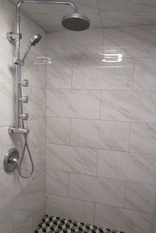 3N550 Crown Rd unit 1, Elmhurst, IL 60126 - photo 4