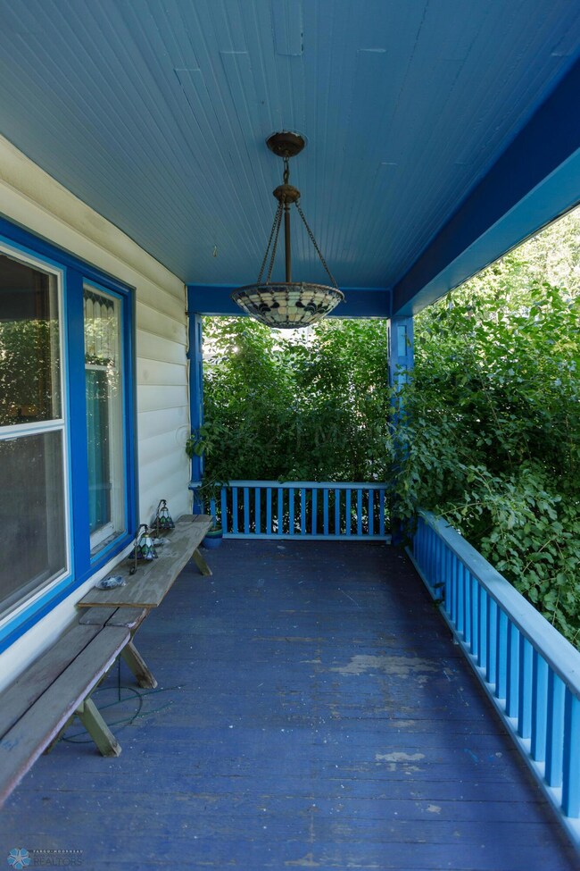 813 11th Ave N 003