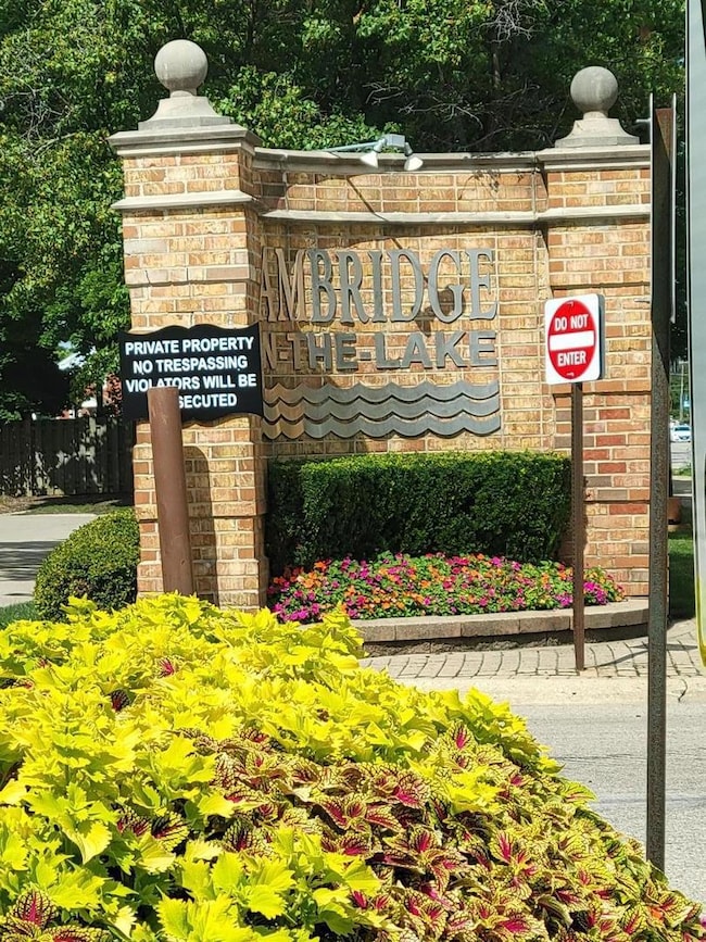 200 Lake Blvd unit 402, Buffalo Grove, IL 60089 - photo 2