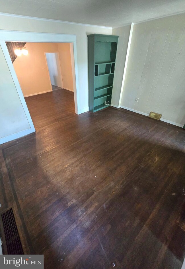 1127 Amity St, Reading, PA 19604 - photo 7