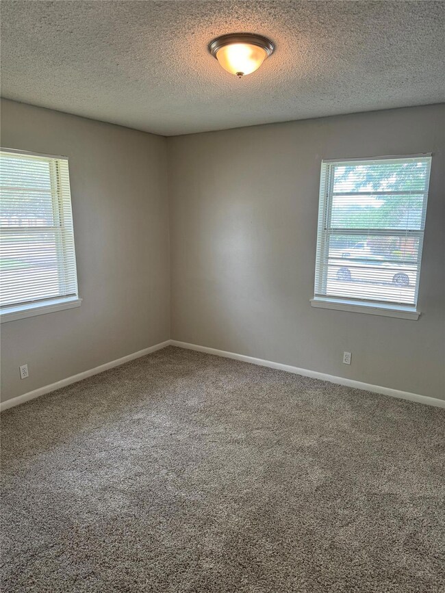 301 Ross Ave, Denison, TX 75020 - photo 5