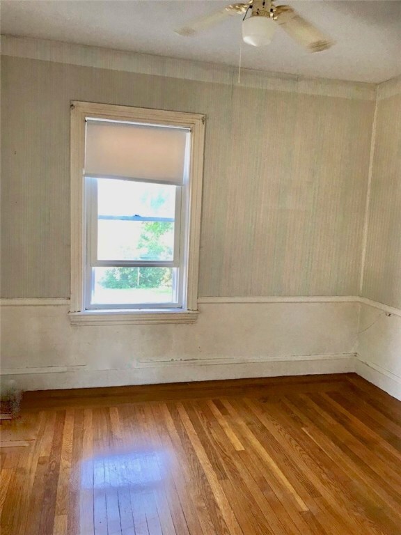 71 Pine St, Pawtucket, RI 02860 - photo 3