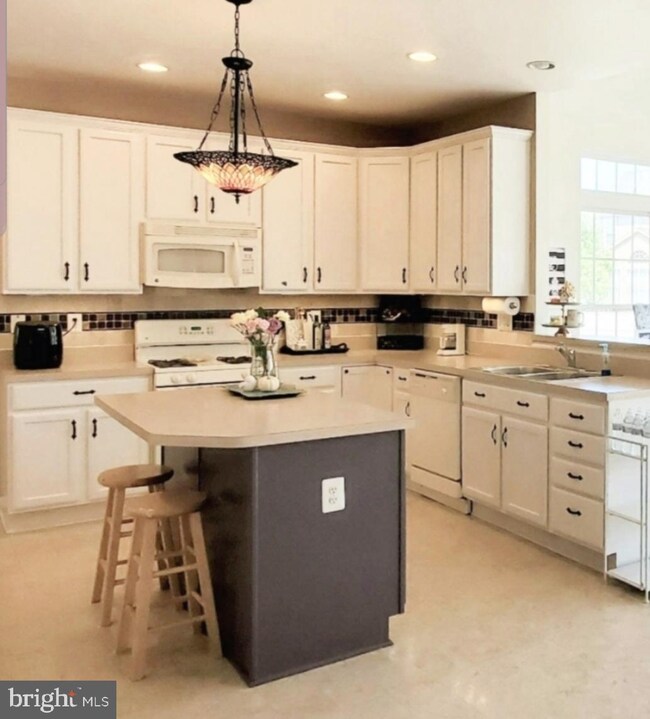 17514 Magma Ct, Hagerstown, MD 21740 - photo 5