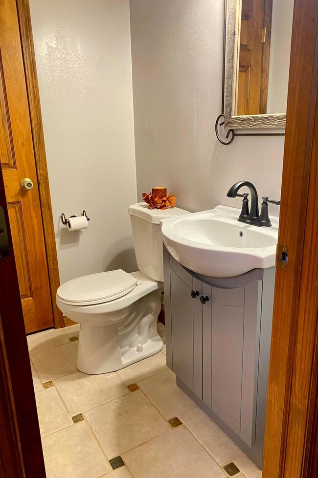 603 Dlyn St unit 3, Columbus, OH 43228 - photo 4