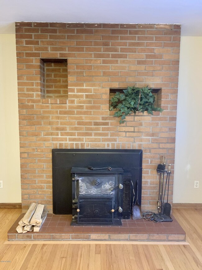 451 Woodland Ave, Hawley, PA 18428 - photo 6