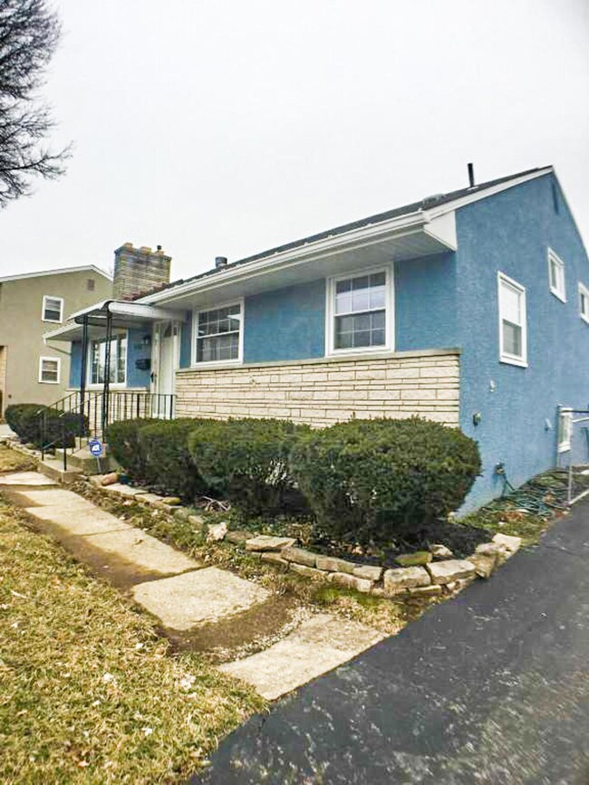 4420 Wanda Lane Rd, Columbus, OH 43224 - photo 2