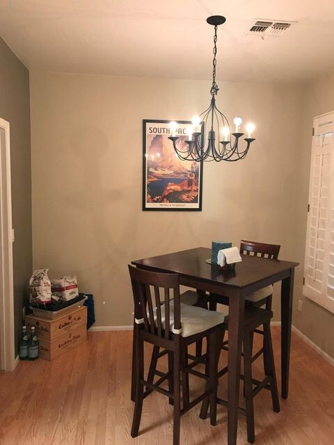 Eat in area