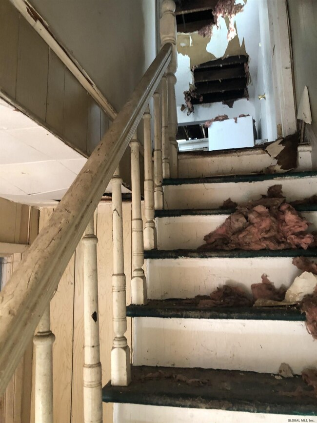 915 Strong St, Schenectady, NY 12307 - photo 3