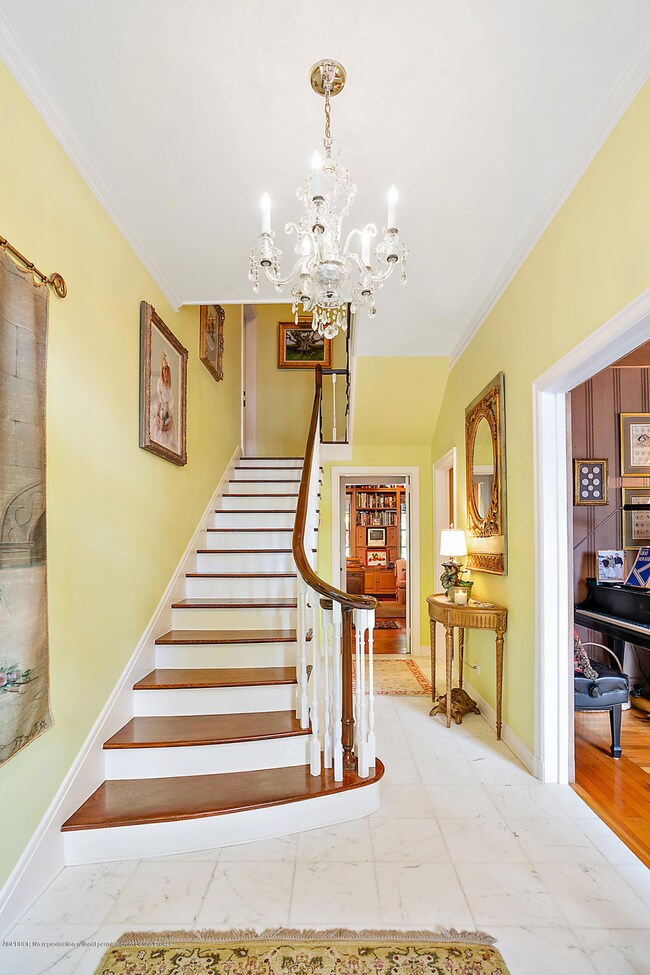 Center entry hall