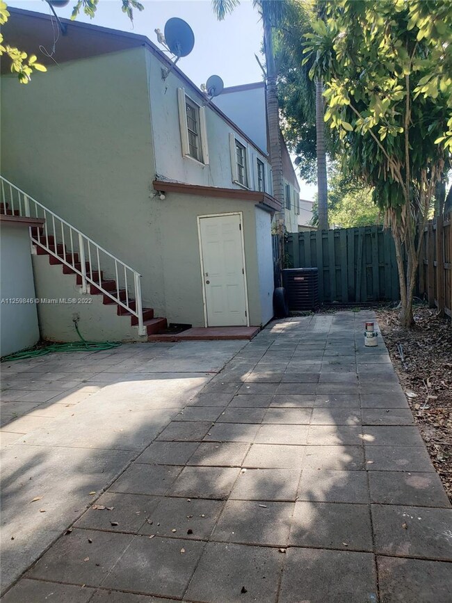 15401 SW 81st Cir Ln unit 14, Miami, FL 33193 - photo 5