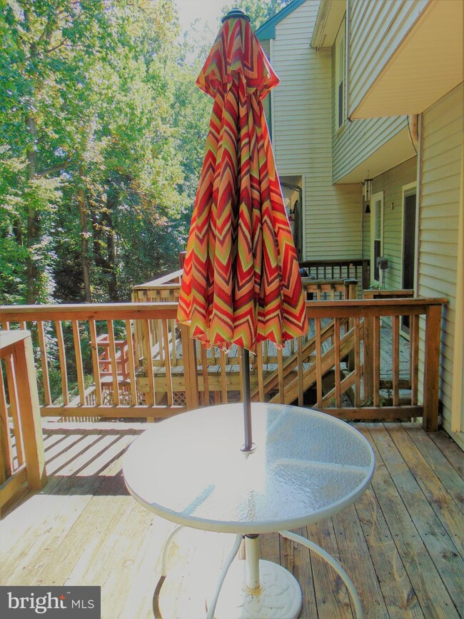 14235 Oakpointe Dr, Laurel, MD 20707 - photo 5