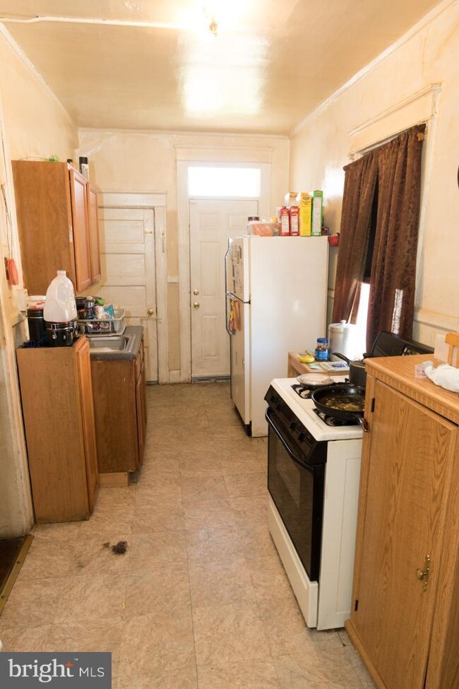 1801 Chilton St, Baltimore, MD 21218 - photo 4