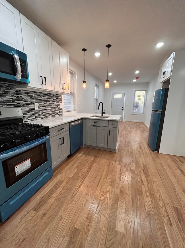 518 51st St unit 1R, West New York, NJ 07093 - photo 2