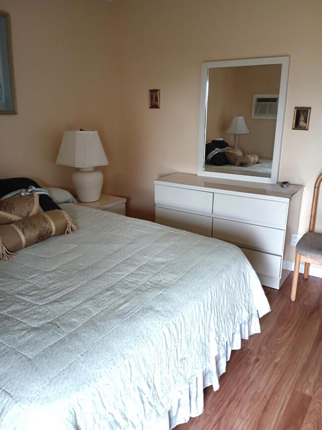 279 Camden L, West Palm Beach, FL 33417 - photo 4