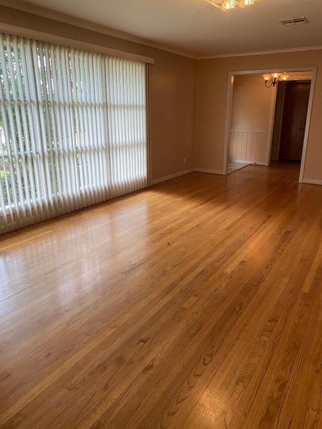 3114 S Macgregor Way, Houston, TX 77021 - photo 5