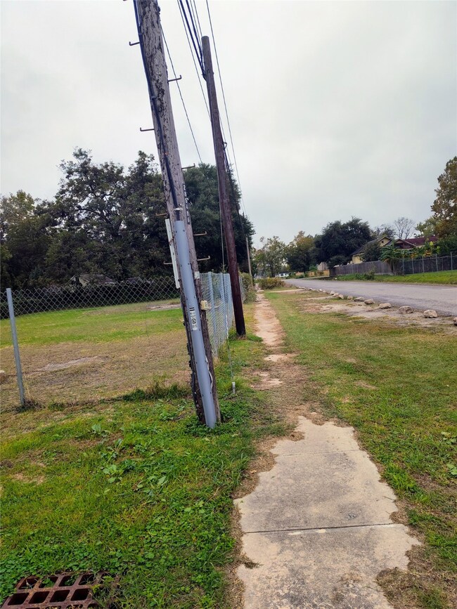 3702 Hage St, Houston, TX 77093 - photo 5