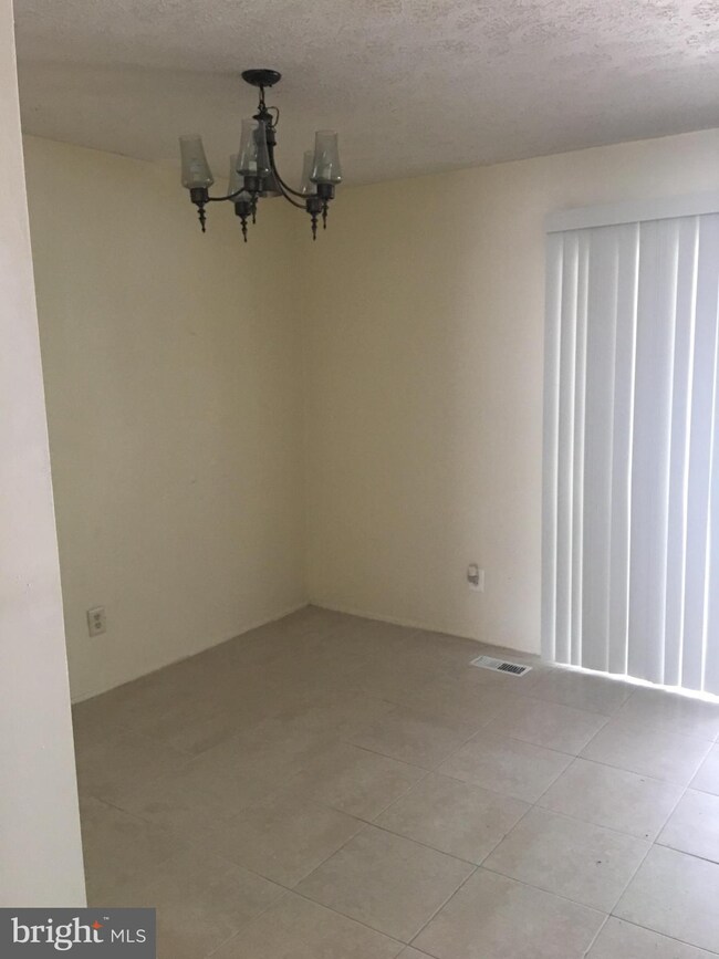 1580 Harford Square Dr, Edgewood, MD 21040 - photo 5