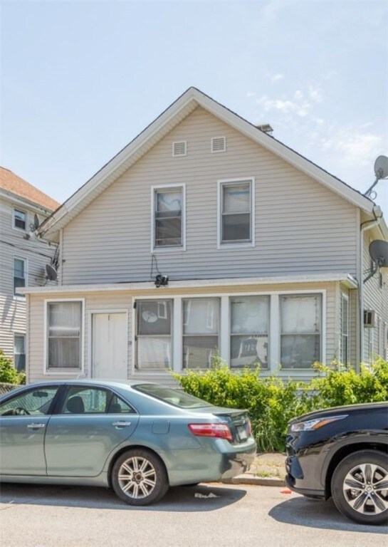 28 Barber Ave, Central Falls, RI 02863 - photo 2