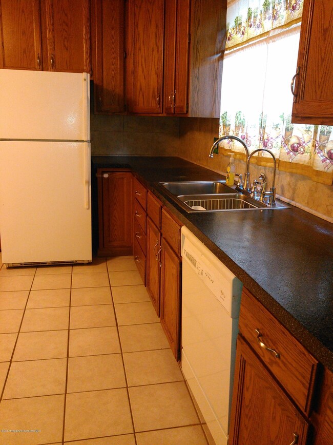 1621 Pine St, Scranton, PA 18510 - photo 4