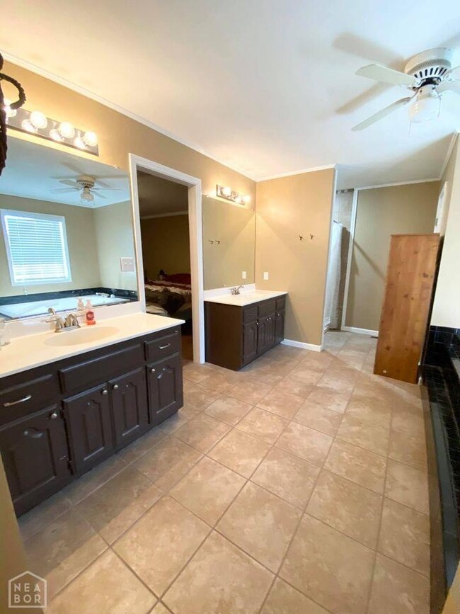 2111 N Rockingchair Rd, Paragould, AR 72450 - photo 7