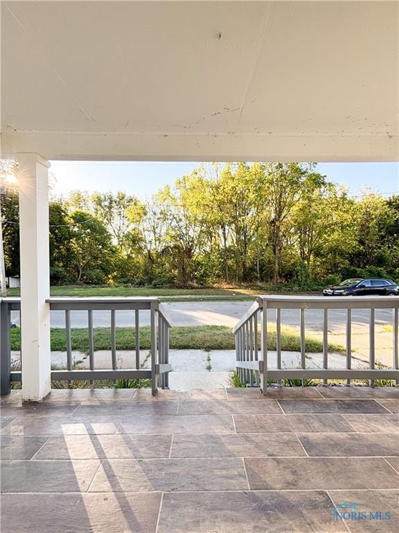 1754 Finch St, Toledo, OH 43609 - photo 3