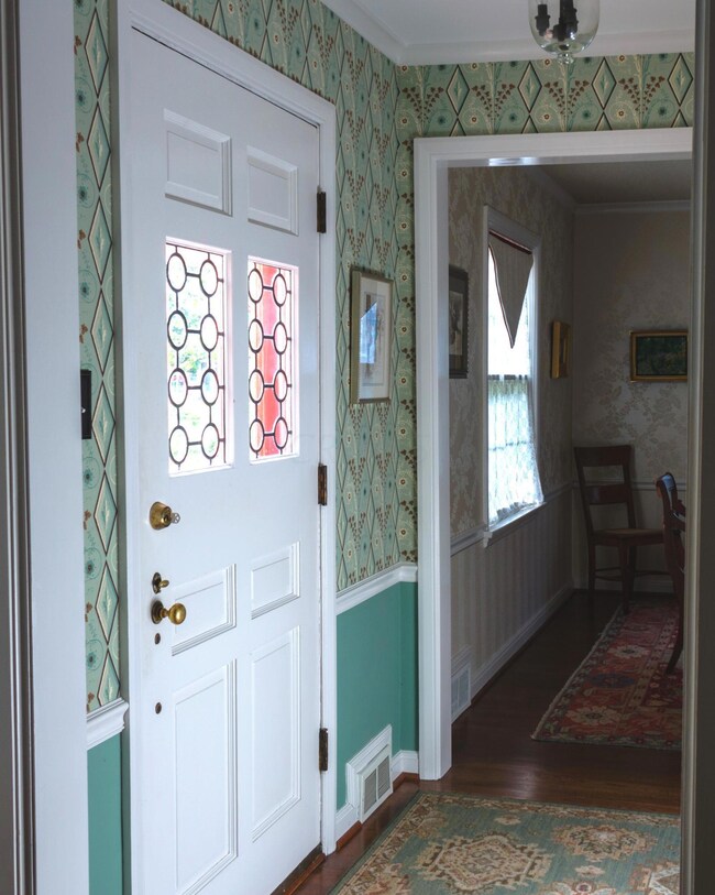 3 ENTRY TOWARDS DINING ROOM