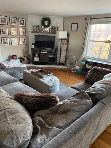 19 Vine St unit 6, Marblehead, MA 01945 - photo 3