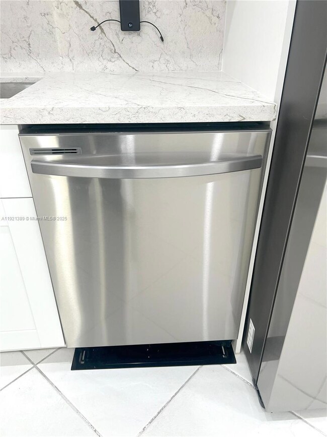 Winston Towers 200 unit 2012, Sunny Isles Beach, FL 33160 - photo 7