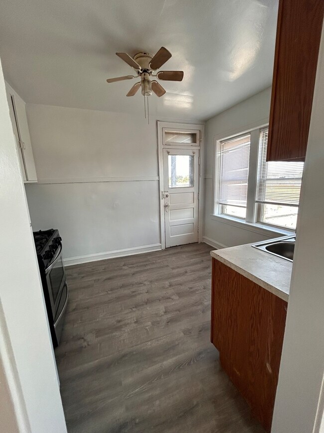 3149 N Long Ave unit 3, Chicago, IL 60641 - photo 5