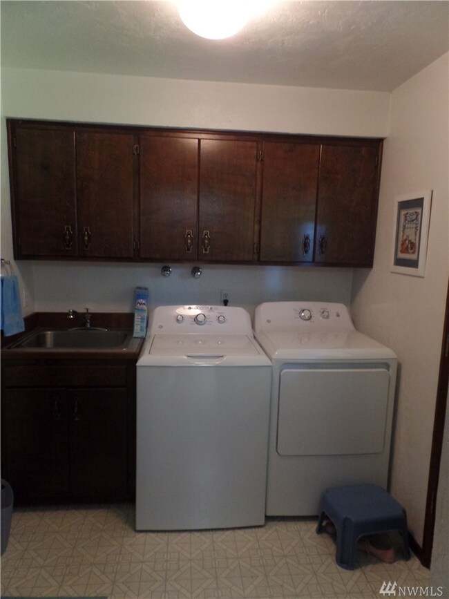 108 Cedar Dr, Chehalis, WA 98532 - photo 5