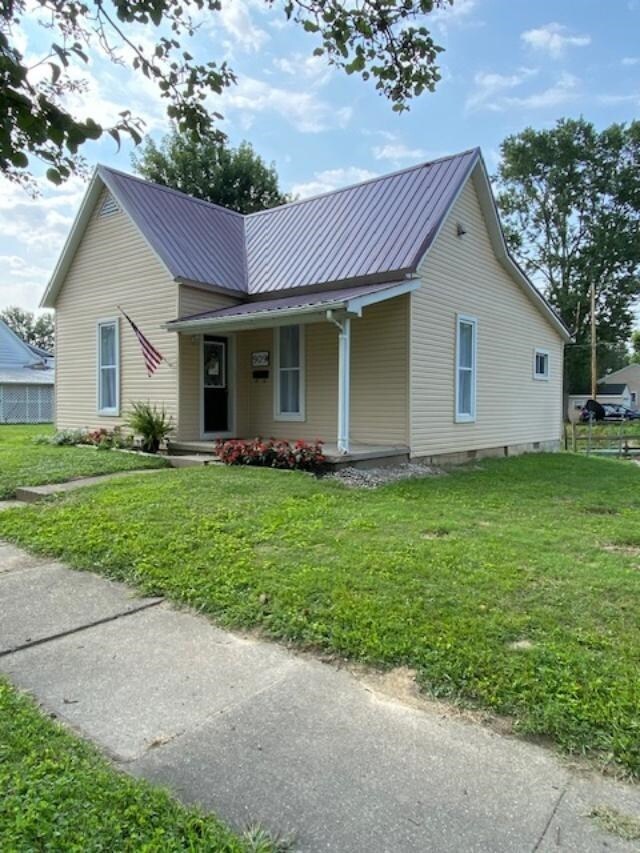 909 E Vincennes St, Linton, IN 47441 - photo 2