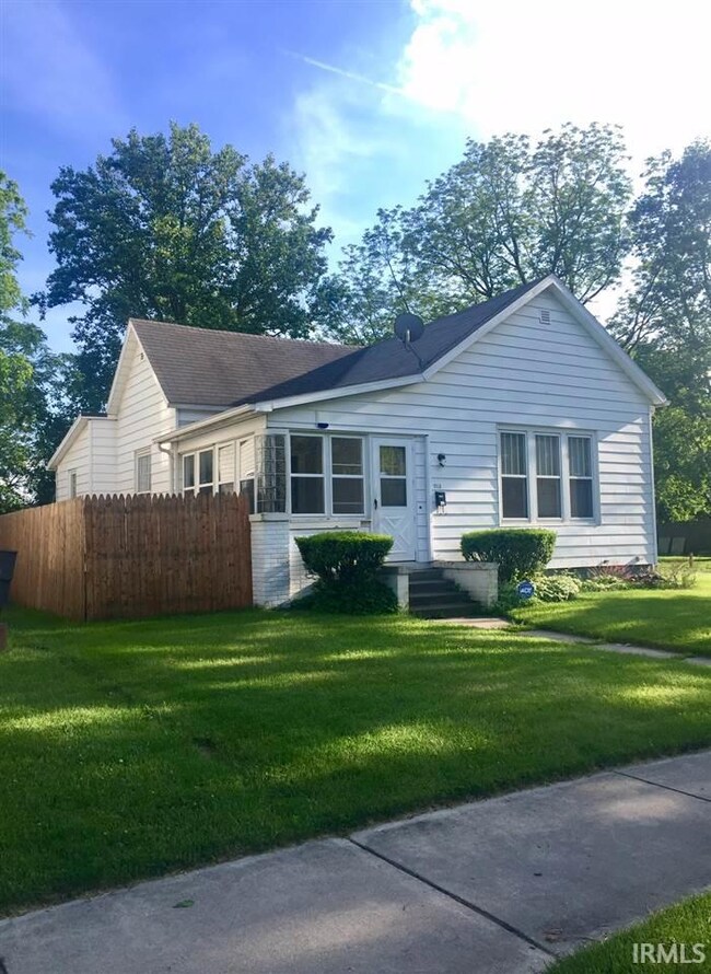 213 W Garfield Ave, Elkhart, IN 46516 - photo 2