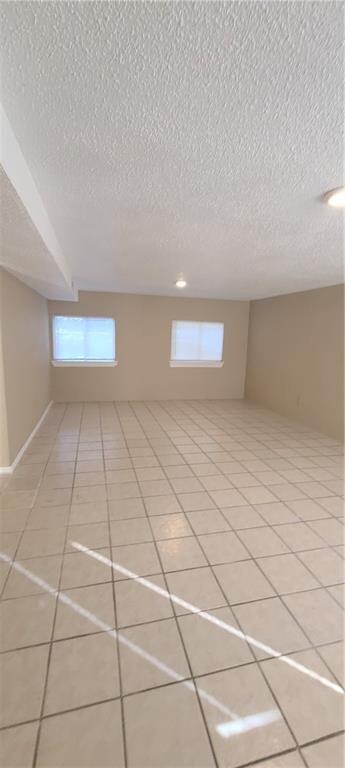 Lower level room for 4th bedroom or large 2nd livi
