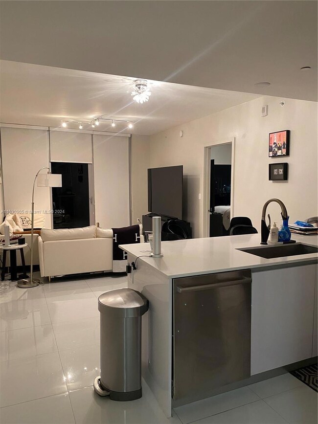 Aria on the Bay unit 3708, Miami, FL 33132 - photo 6