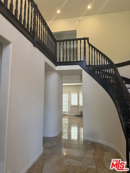 15020 Encanto Dr, Sherman Oaks, CA 91403 - photo 4