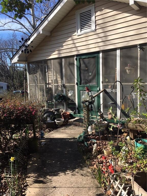 301 Virginia Ave, Asheboro, NC 27203 - photo 6