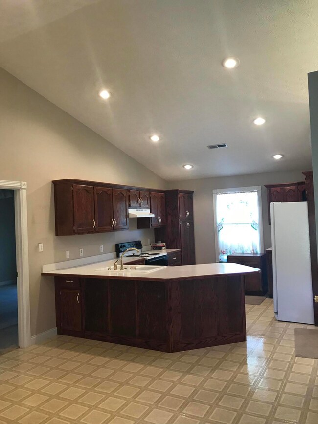 C09BC979-7F30-4D06-AC2B-F00BDF2FC863<|>P