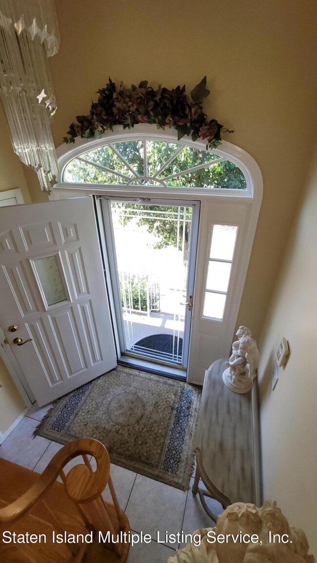40 Culotta Ln, Staten Island, NY 10309 - photo 2