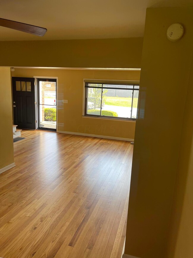 4069 Indianola Ave unit 2C, Columbus, OH 43214 - photo 3